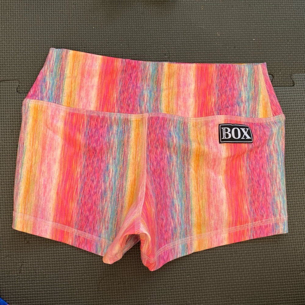 Rok The Box booty shorts, M